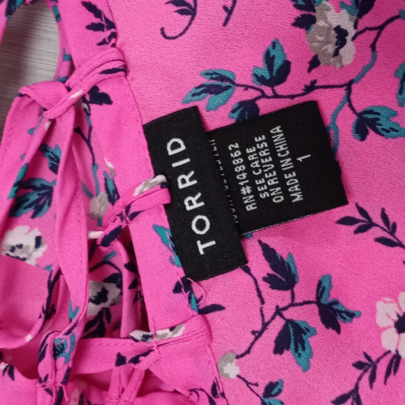 Torrid Womens Floral Pink Top Size 1 (1X) - Picture 6 of 7